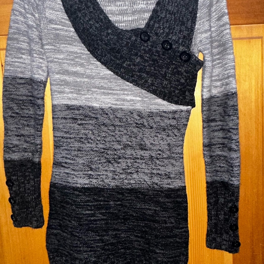 Rue21 Black and Gray Women's Sweater